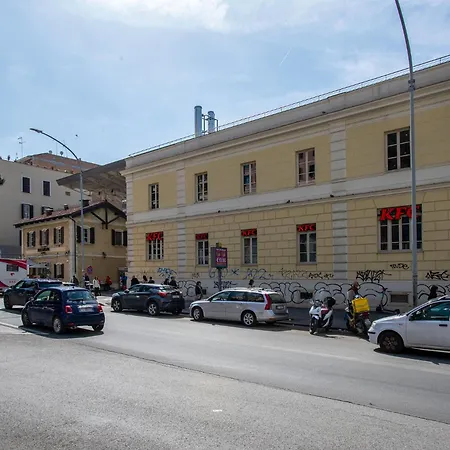 Elegant 1bdr Front The Subway Furio Camillo *
