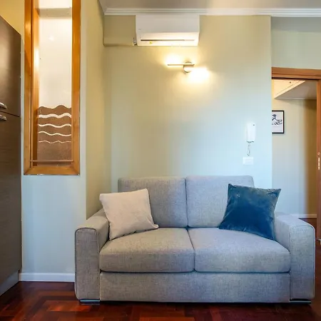 Elegant 1bdr Front The Subway Furio Camillo