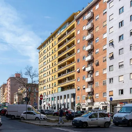 Elegant 1bdr Front The Subway Furio Camillo Apartman *
